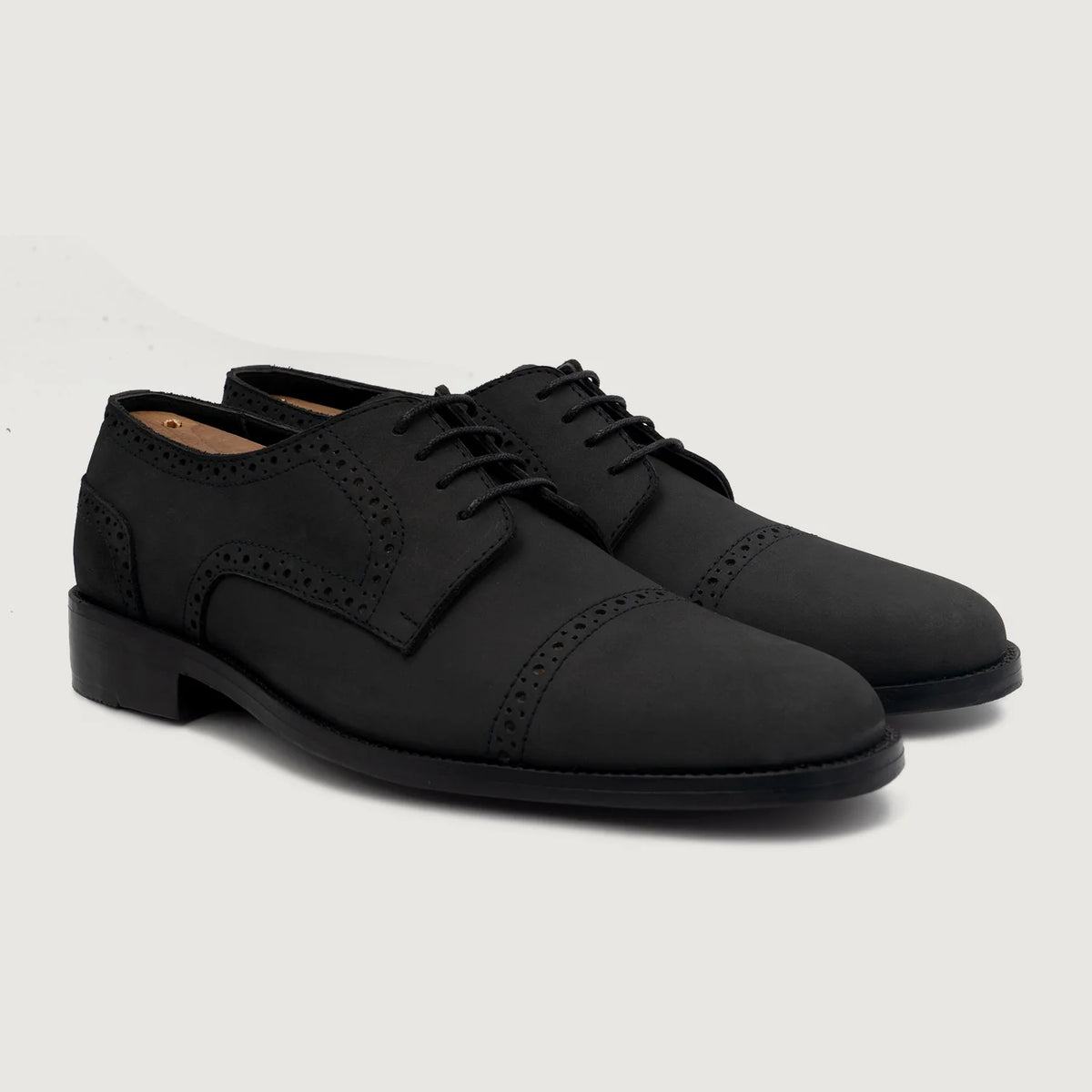 Dirk Brogues Derby Noir Nubuck Chaussures en cuir pour Homme For Men en cuir de vachette noir véritable - Vue de profil | Acheter en ligne