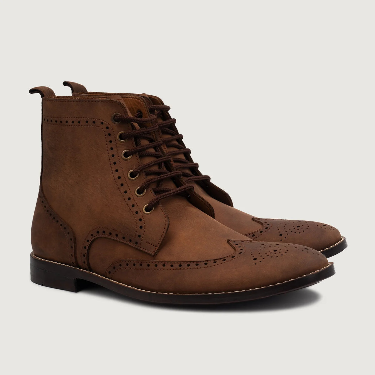 Duster Brogues Derby Oil Pull-up Marron Bottines en cuir pour Homme in Brown Full-Grain Leather - Vue de face & silhouette ajustée | Acheter en ligne