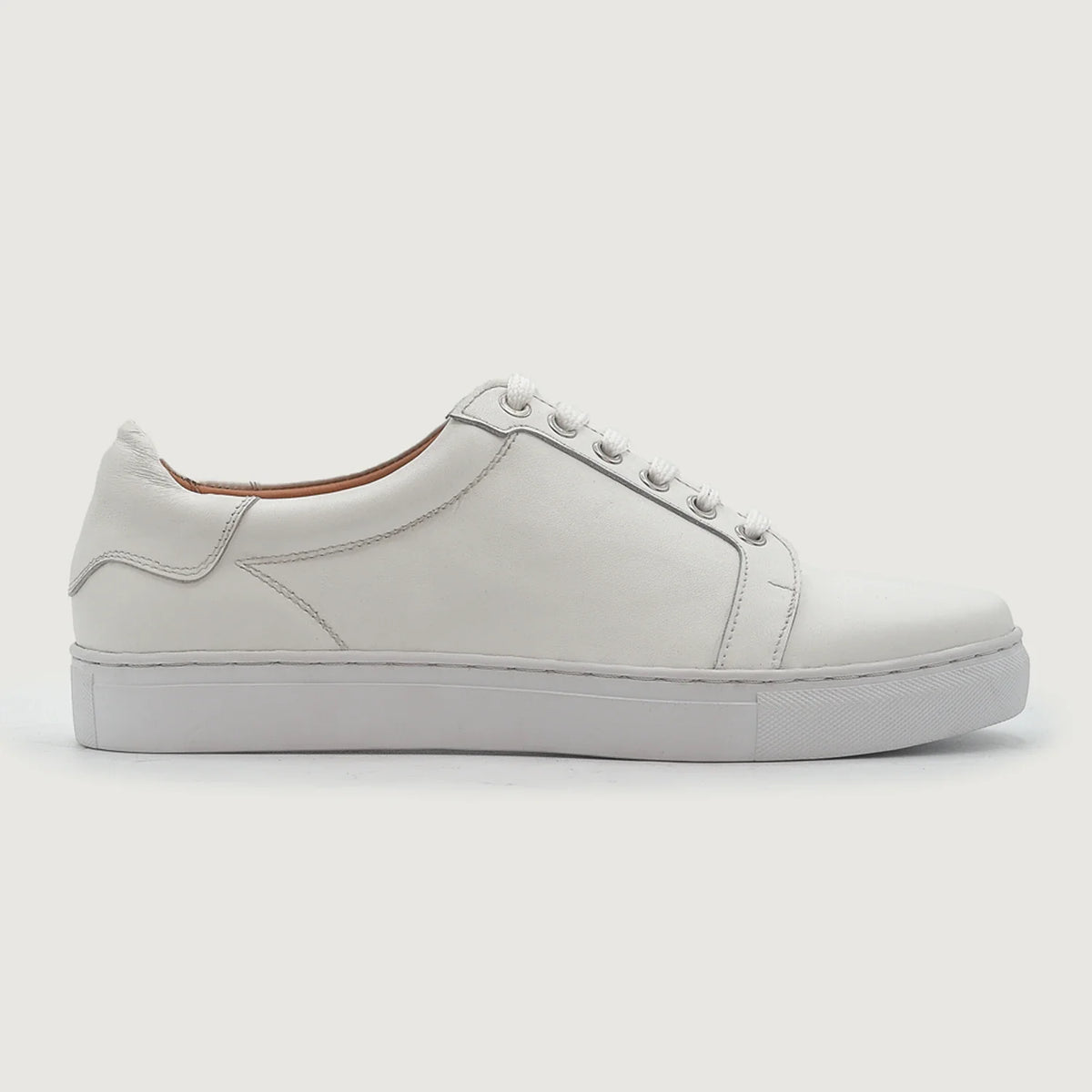 Tan Full-Grain leather Sneakers - Montage cousu Goodyear & détail de l'embout avant