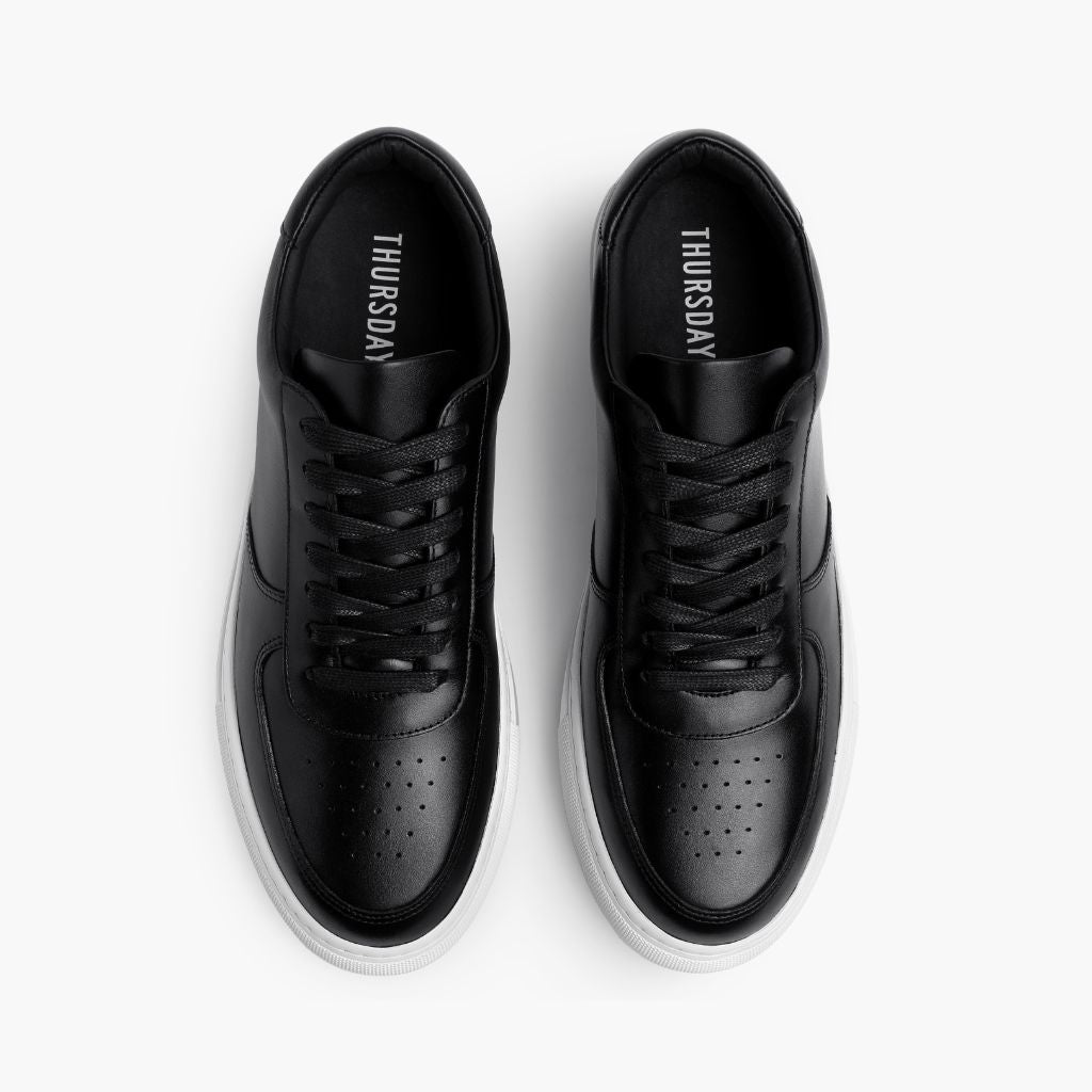 Authentic Full-Grain Leather Grain Depth & Pull-Up Patina Texture Detail