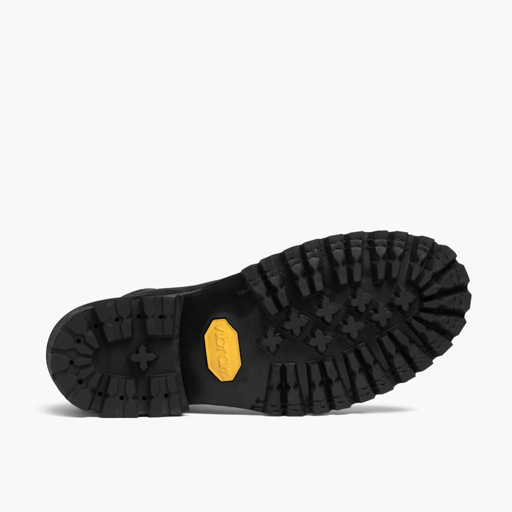 High-Traction Rubber Outsole & Lug Tread Pattern on Challenger Noir Mat Bottines en cuir pour Homme