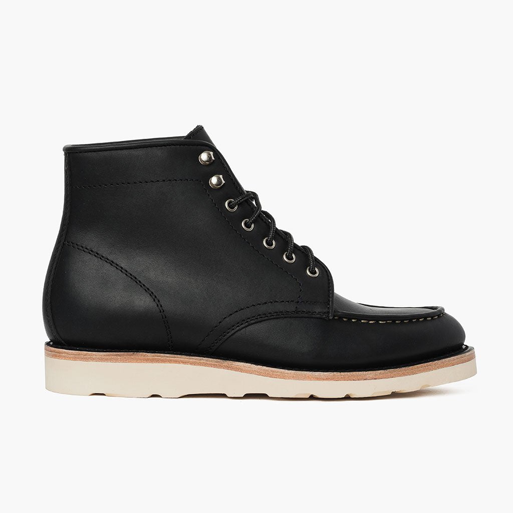 Black Full-Grain leather Boots - Montage cousu Goodyear & détail de l'embout avant
