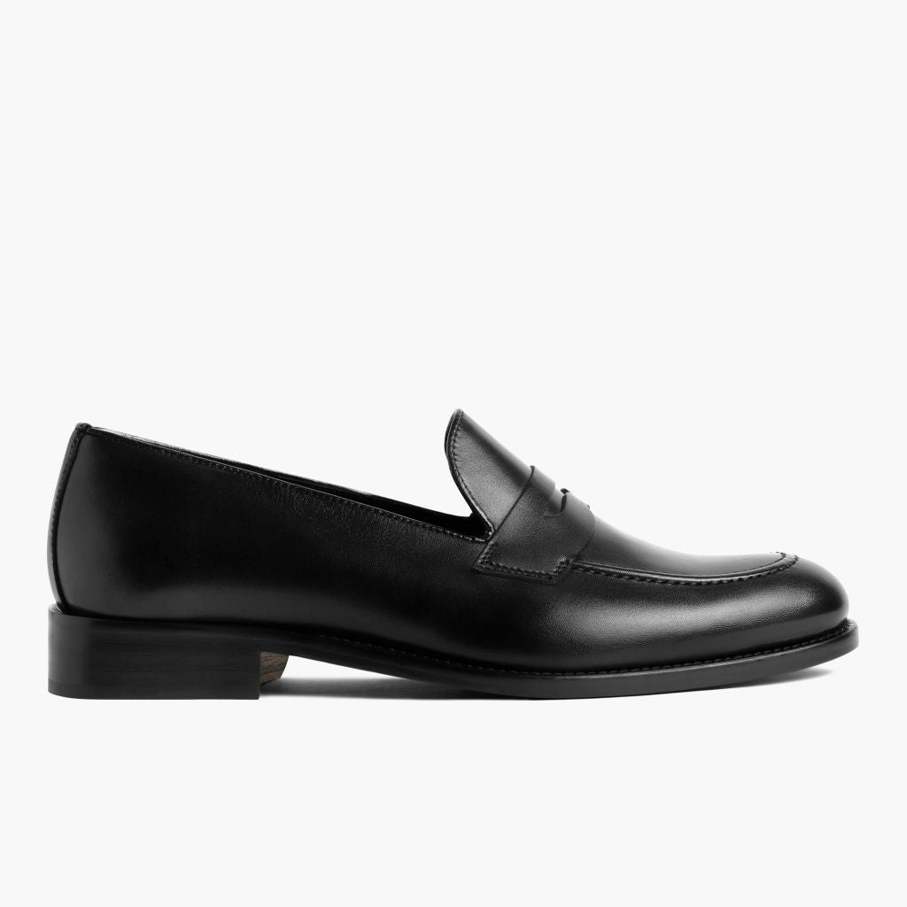 Black Full-Grain leather Sneakers - Montage cousu Goodyear & détail de l'embout avant
