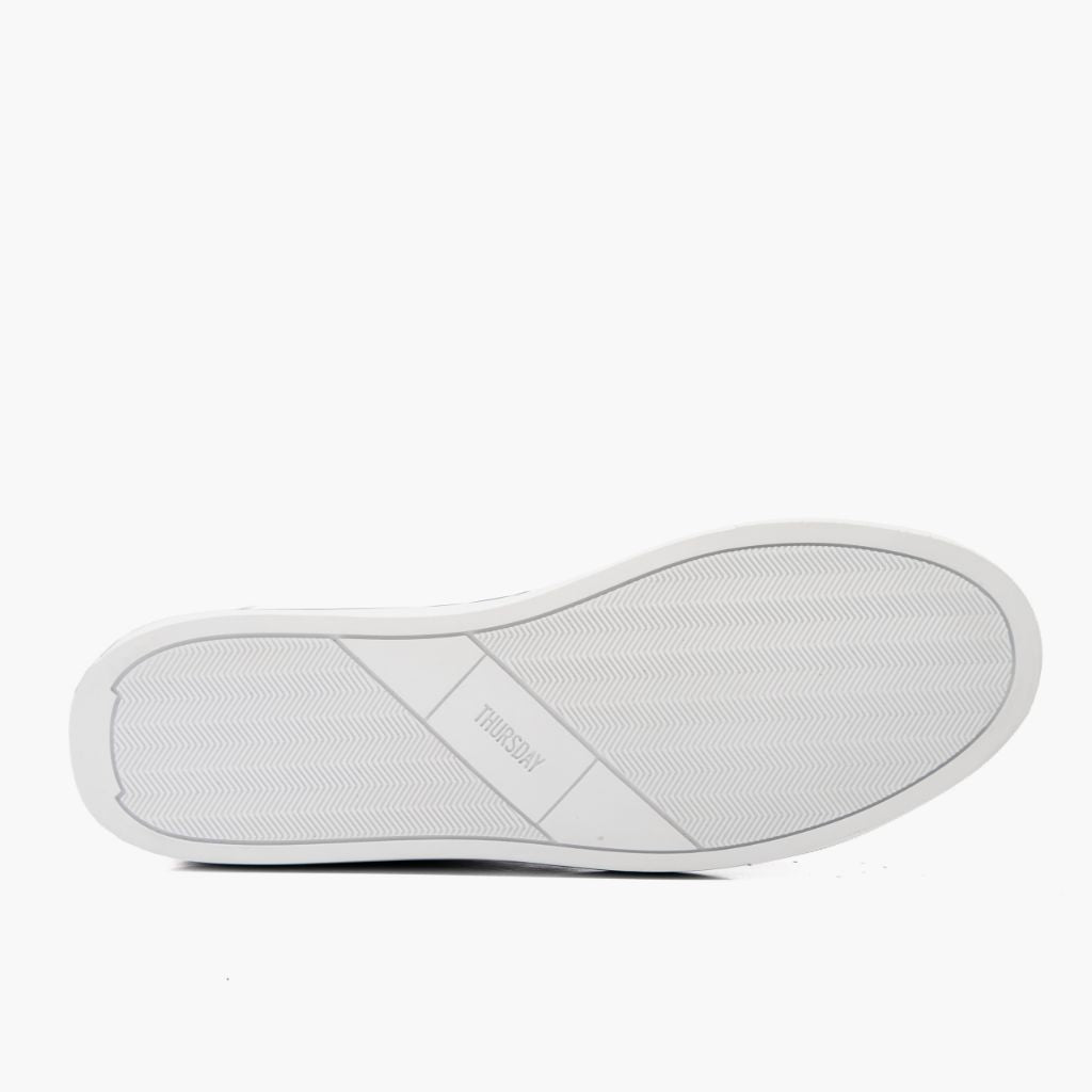 High-Traction Rubber Outsole & Lug Tread Pattern on Premier Low Top Noir Baskets en cuir pour Homme For Men