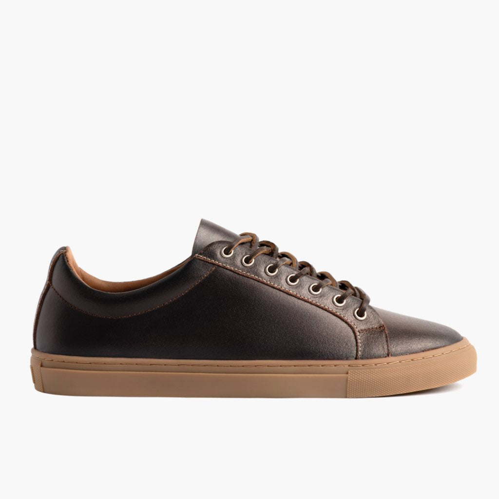 Classic Full-Grain leather Sneakers - Montage cousu Goodyear & détail de l'embout avant