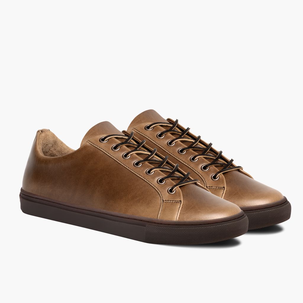 Premier Low Top Natural Baskets en cuir pour Homme For Men in Classic Full-Grain Leather - Vue de profil | Acheter en ligne