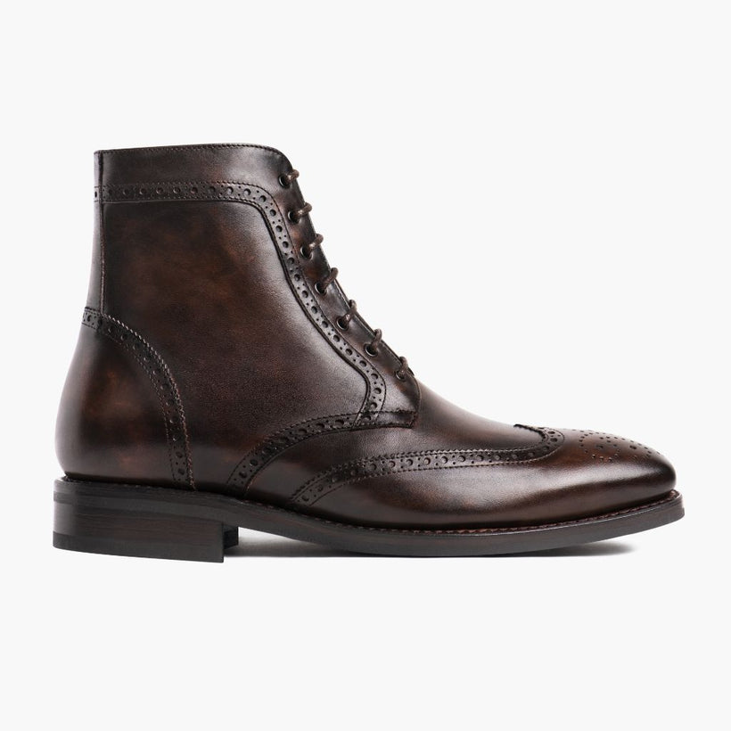Wingtip Dark Oak Leather Boots pour Homme