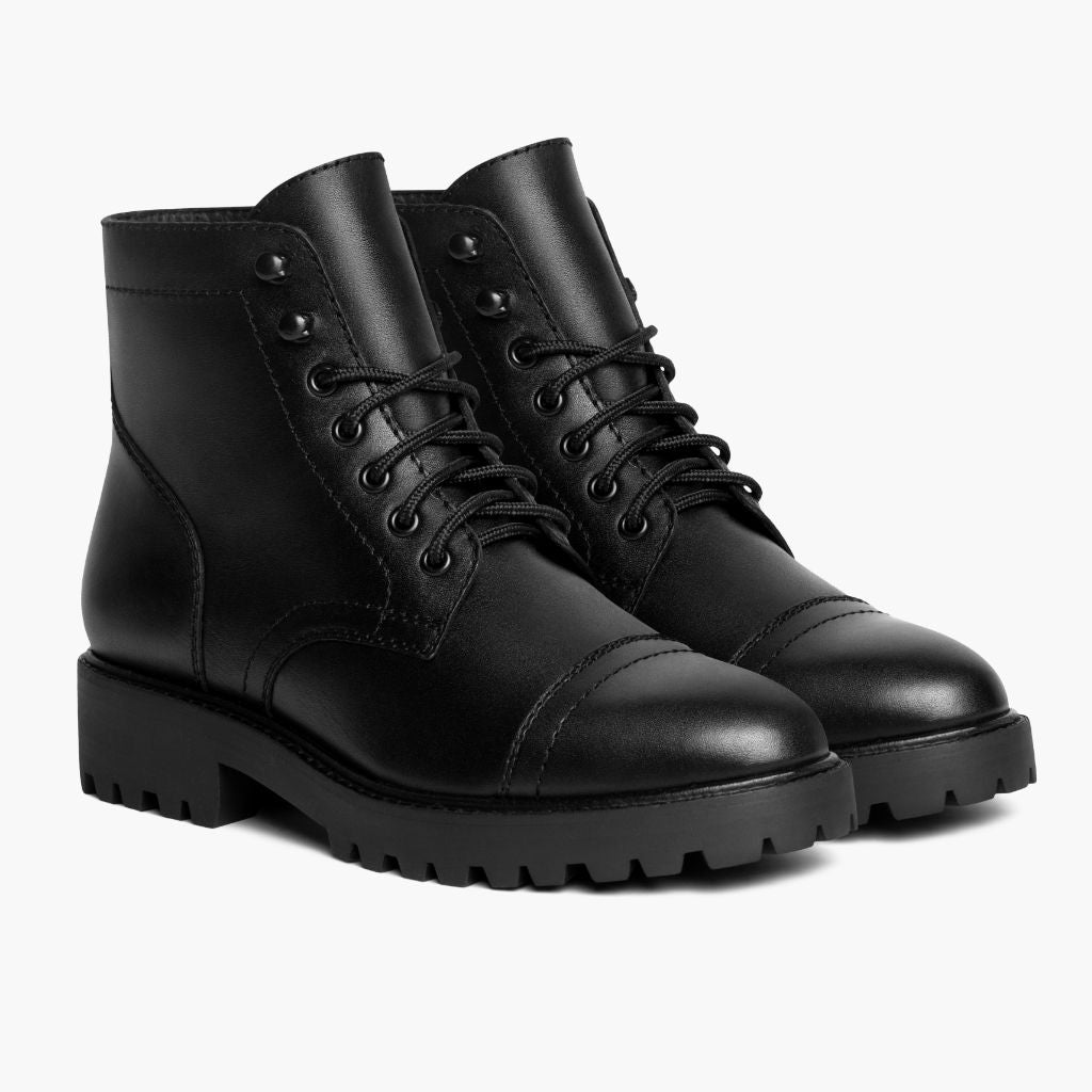 Black Full-Grain leather Boots - Montage cousu Goodyear & détail de l'embout avant