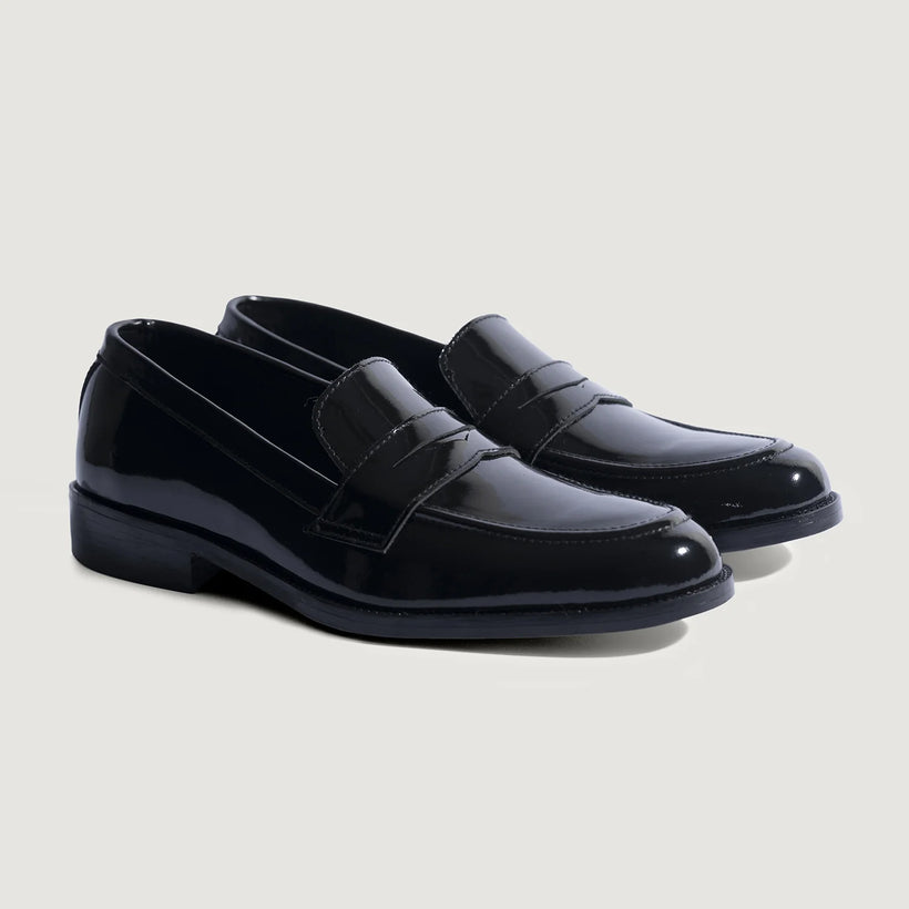Baxton Noir Patent Leather Loafers pour Homme