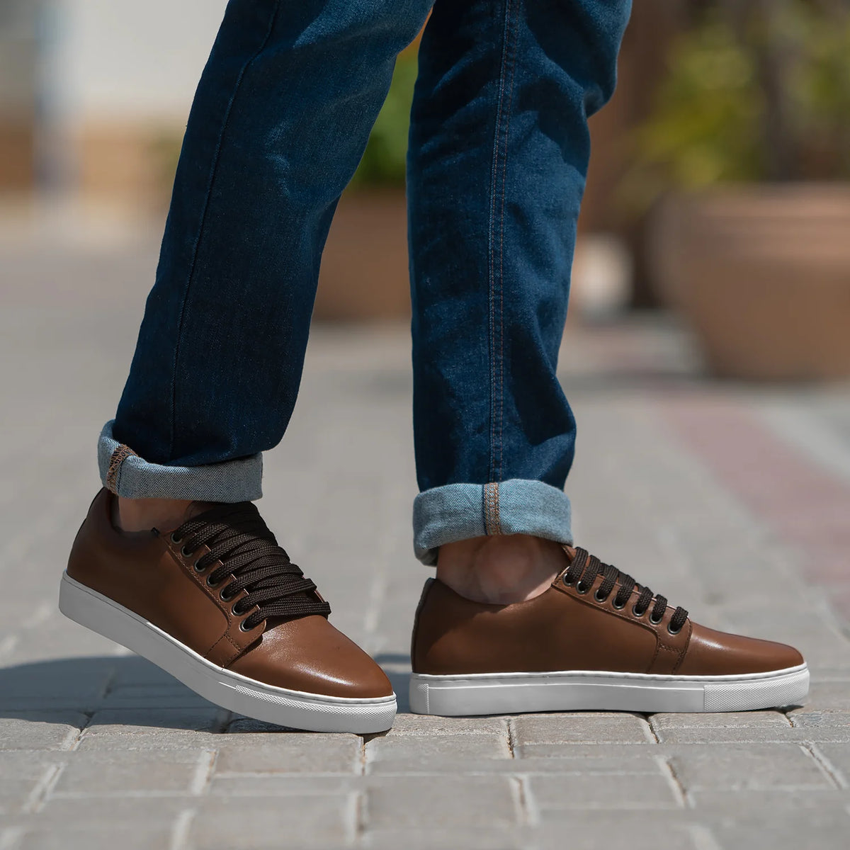 Tan Full-Grain leather Sneakers - Montage cousu Goodyear & détail de l'embout avant