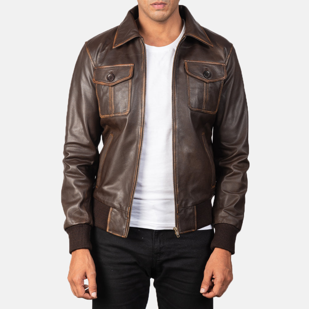 Men's Aaron Distressed Brown Leather Bomber Jacket in Brown Goatskin Leather - Vue de face &amp; silhouette ajustée | Acheter en ligne