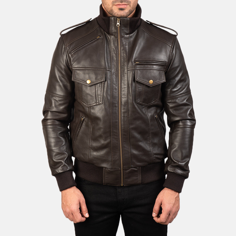 Vue détaillée of High neck &amp; Zipper Hardware on Men's Agent Shadow Marron Blouson Bomber en Cuir pour Homme