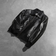 Rib Knit &amp; Hem Craftsmanship Construction Detail on Men's Air Rolf Noir Blouson Bomber en Cuir pour Homme