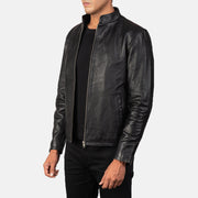 
Black Cowhide Leather Biker Jacket - Vue arrière montrant la carrure ajustée et l'ourlet net