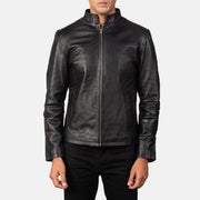 
Alex Black Leather Biker Jacket - Vue de profil mettant en valeur la coupe de manche ergonomique