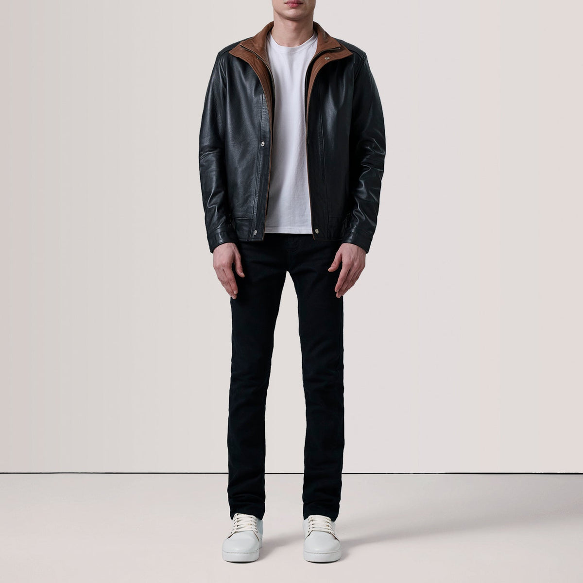 Brown Sheepskin Leather Bomber Jacket - Vue de dos avec coupe ajustée aux épaules &amp; ourlet soigné
