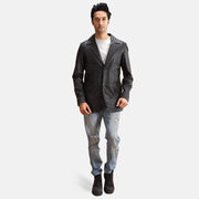 
Alyson Noir Blazer en Cuir en Cuir pour Homme - Vue de profil mettant en valeur la coupe de manche ergonomique