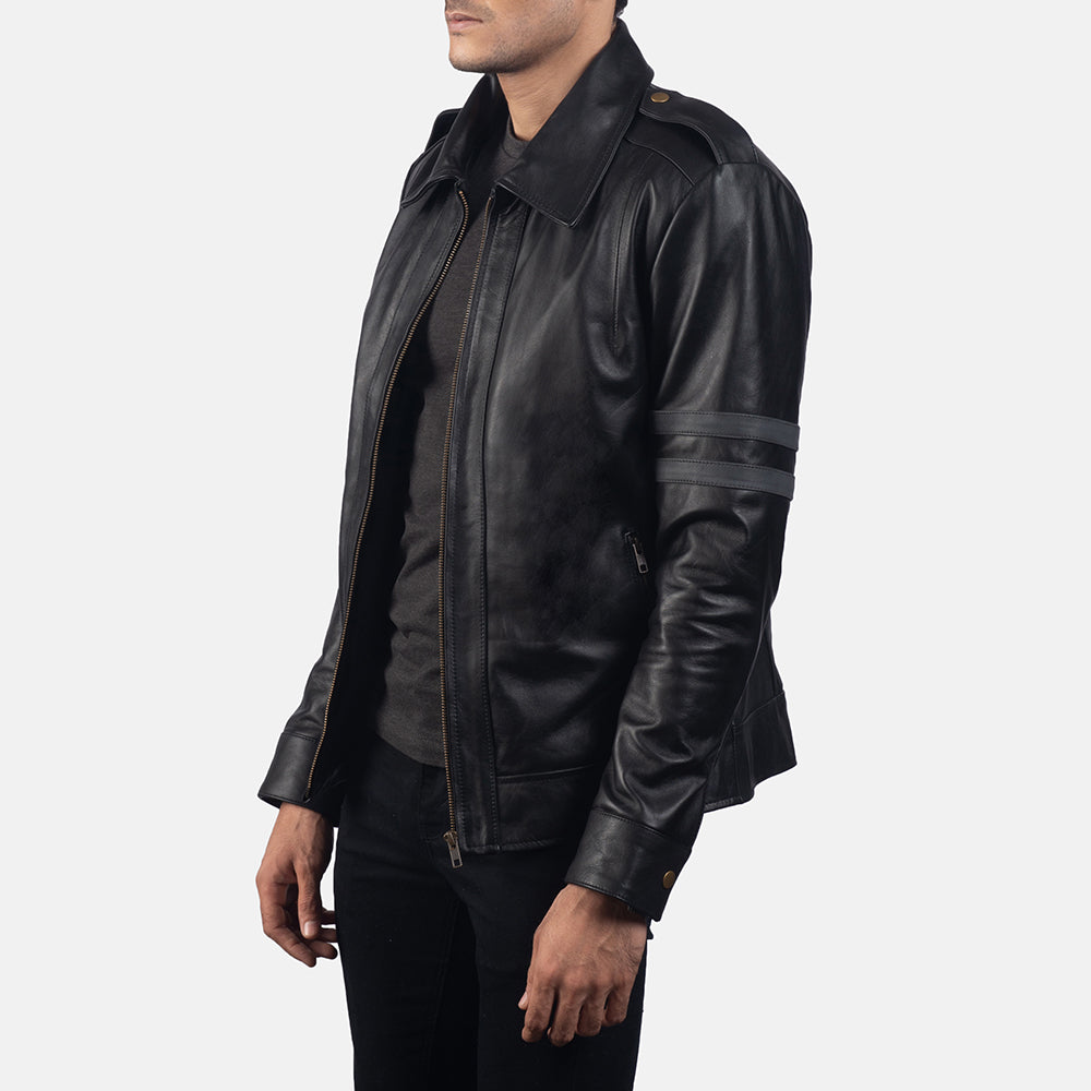 
Black Cowhide Leather Biker Jacket - Vue arrière montrant la carrure ajustée et l'ourlet net