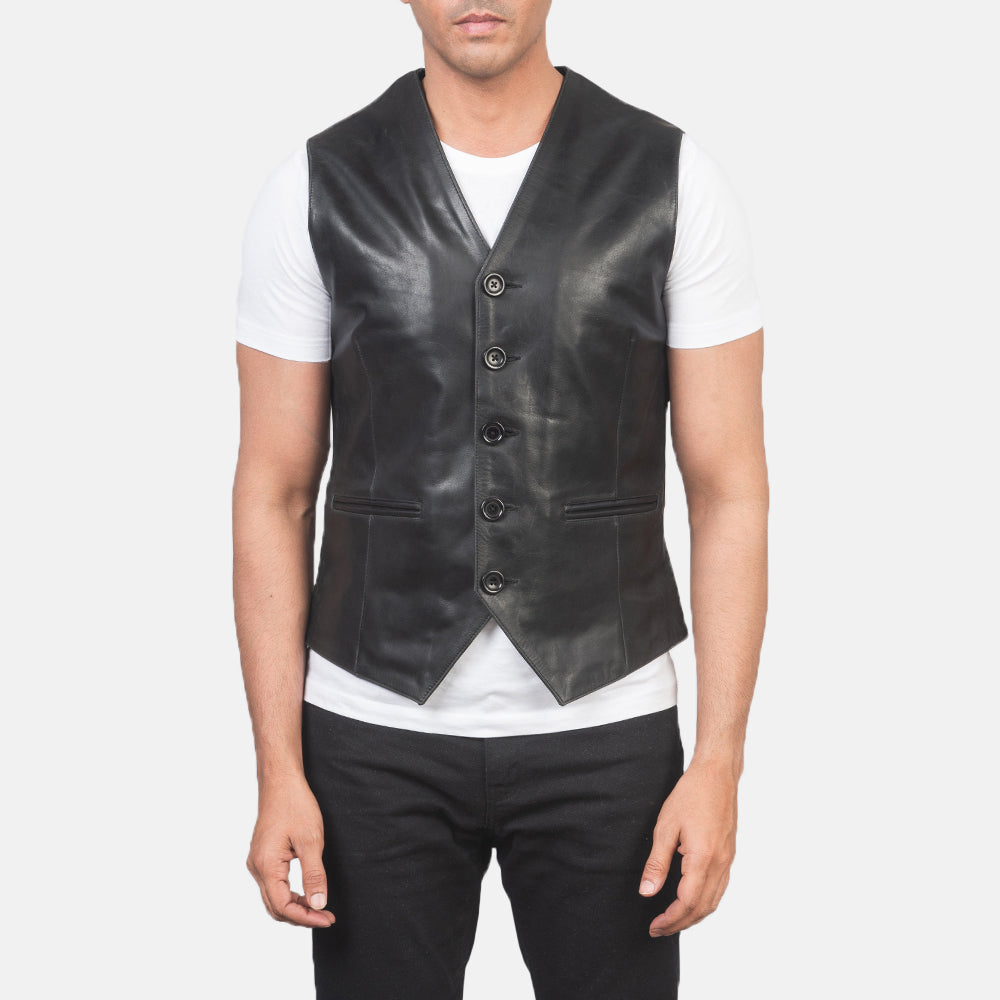 Vue détaillée of Classic Collar &amp; 5 Button Hardware on Men's Auden Noir Gilet en Cuir pour Homme