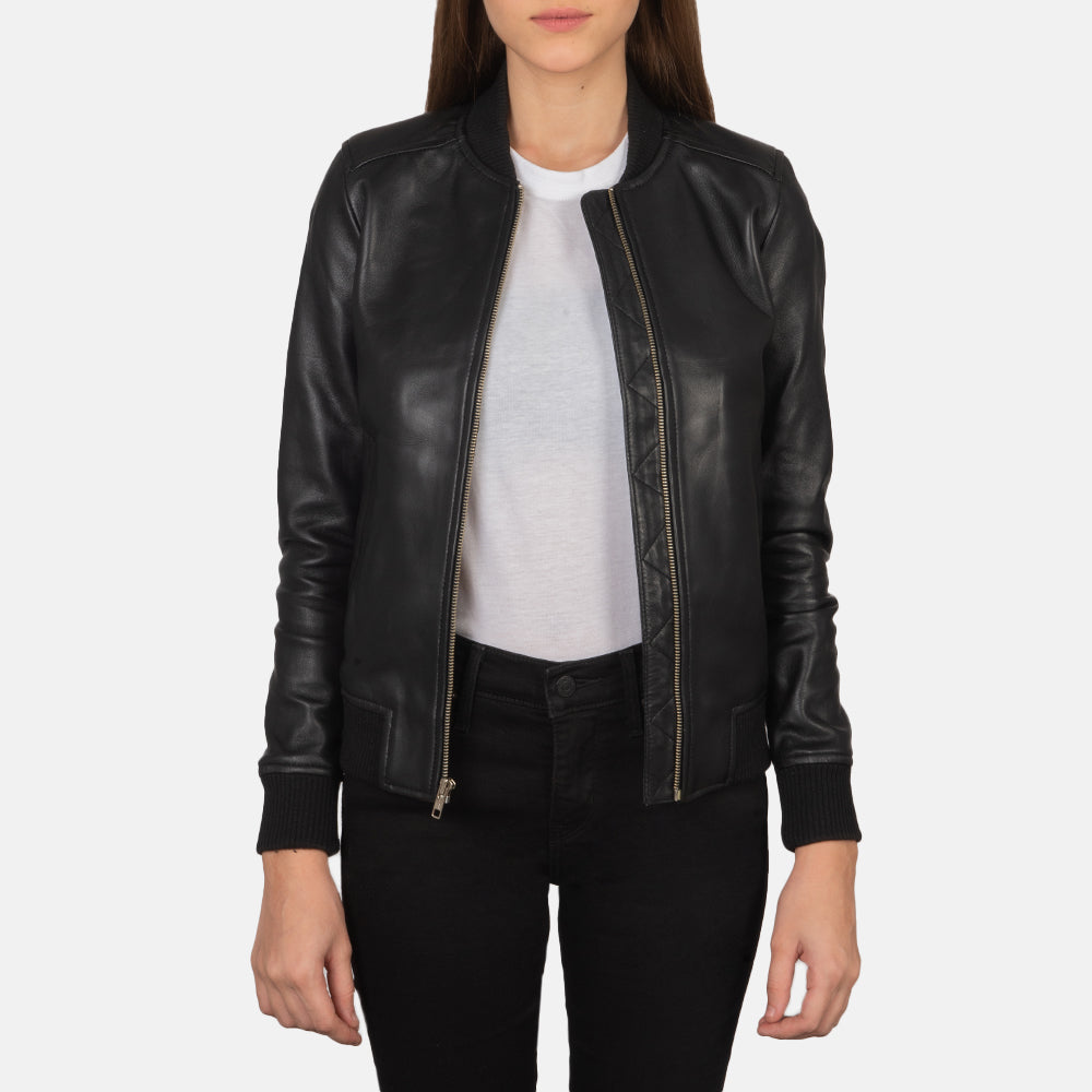Women's Bliss Noir Blouson Bomber en Cuir pour Femme in Black Sheepskin Leather - Vue de face &amp; silhouette ajustée | Acheter en ligne