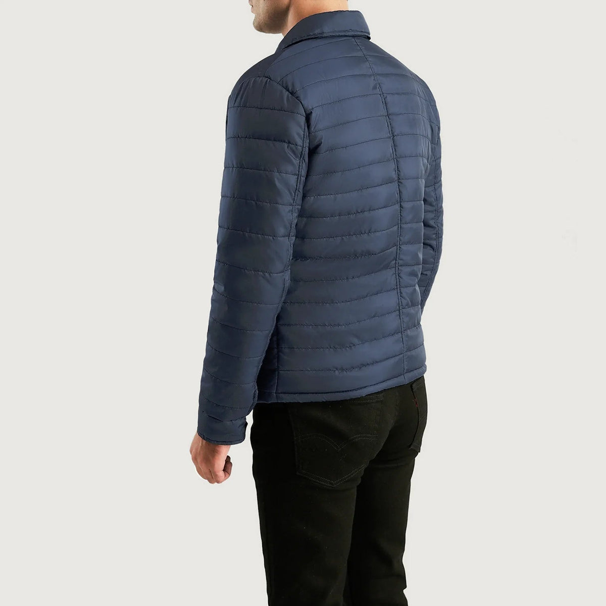 Vue détaillée of High neck &amp; Button Hardware on Men's Bo Quilt Windbreaker Veste en Cuir pour Homme