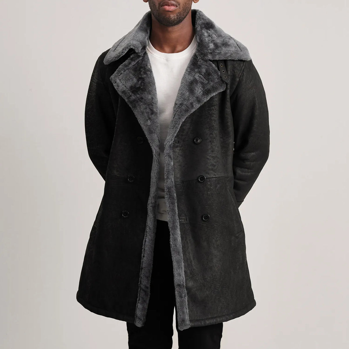 
Charles Manteau en Cuir Marron Shearling Manteau en Cuir pour Homme - Vue de face & silhouette ajustée | Acheter en ligne