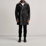 
Charles Manteau en Cuir Marron Shearling Manteau en Cuir pour Homme - Vue de profil mettant en valeur la coupe de manche ergonomique