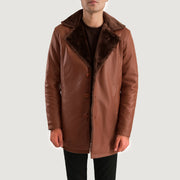 Vue détaillée of Shirt &amp; Button Hardware on Men's Cinnamon Marron Leather Fur Manteau en Cuir pour Homme