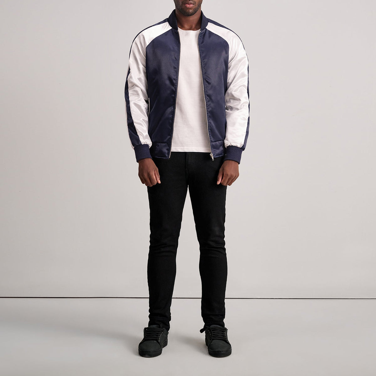 Vue détaillée of Varsity &amp; Zipper Hardware on Clarke Bleu Varsity Veste en Cuir pour Homme
