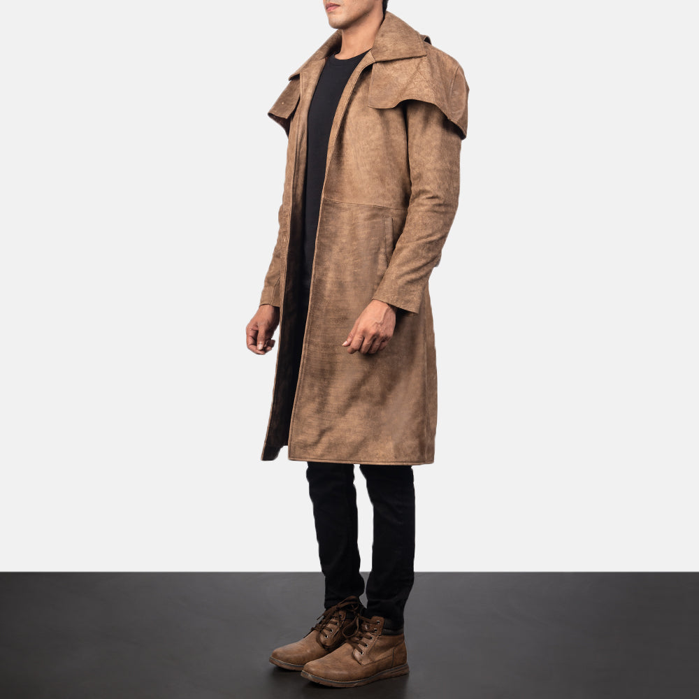 Distressed Brown Sheepskin Snuffed Trench Coat - Vue arrière montrant la carrure ajustée et l'ourlet net