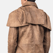 Vue détaillée of Classic Collar &amp; Heavy-Duty Zipper Hardware on Classic Marron Leather Duster pour Homme