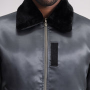 Vue intérieure Showing Quilted Polyester Lining &amp; Deux poches intérieures