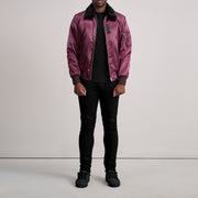 
Vue détaillée of Removable faux fur collar & Zipper Hardware on Clyde B-15 Bordeaux Blouson Bombardier en Cuir pour Homme