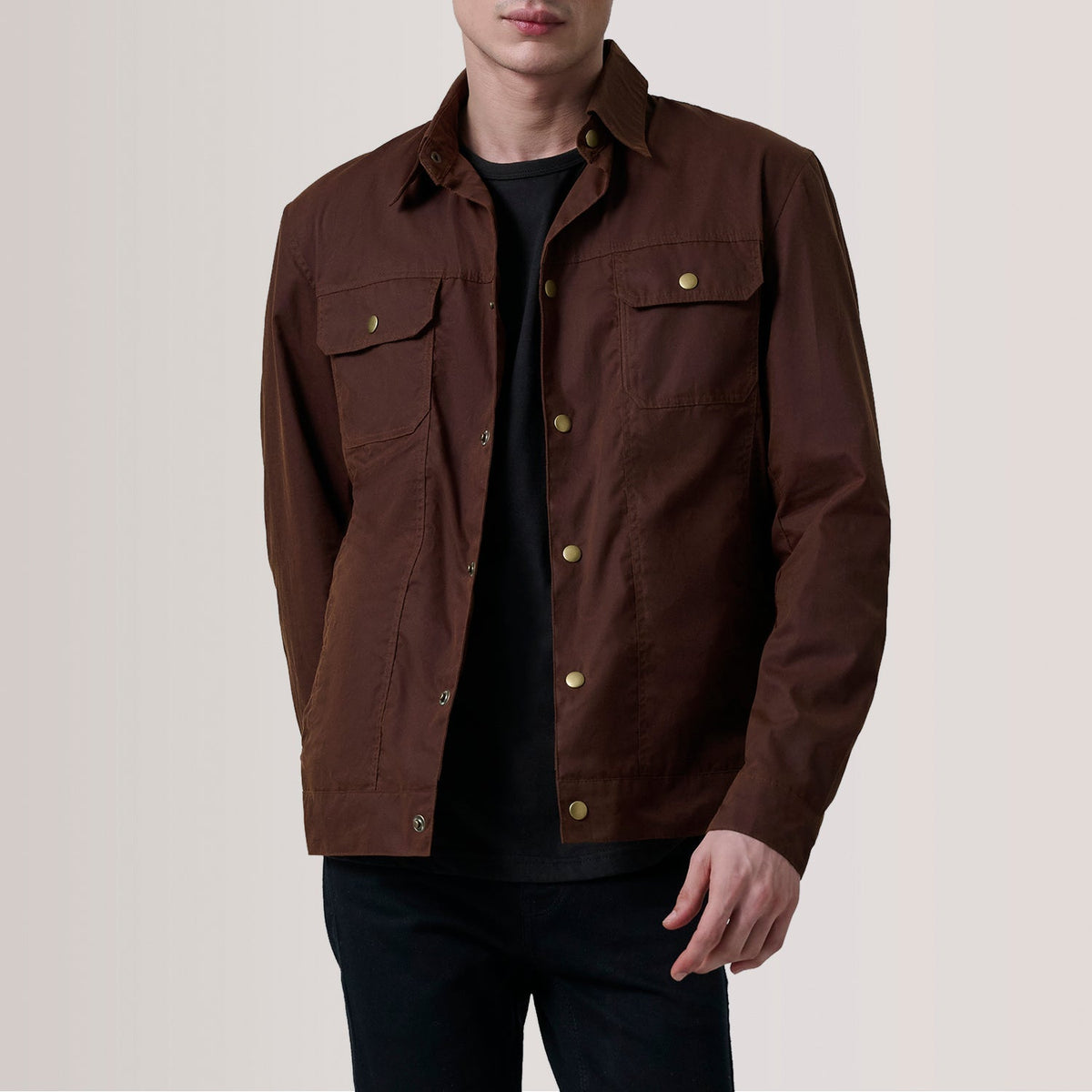 Colberto Marron Waxed Canvas Trucker Veste en Cuir pour Homme For Men in Brown Waxed Cotton Canvas - Vue de face &amp; silhouette ajustée | Acheter en ligne