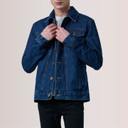 Conard Dark Bleu Denim Trucker Veste en Cuir pour Homme For Men in Dark Blue Full-Grain Leather - Vue de face &amp; silhouette ajustée | Acheter en ligne