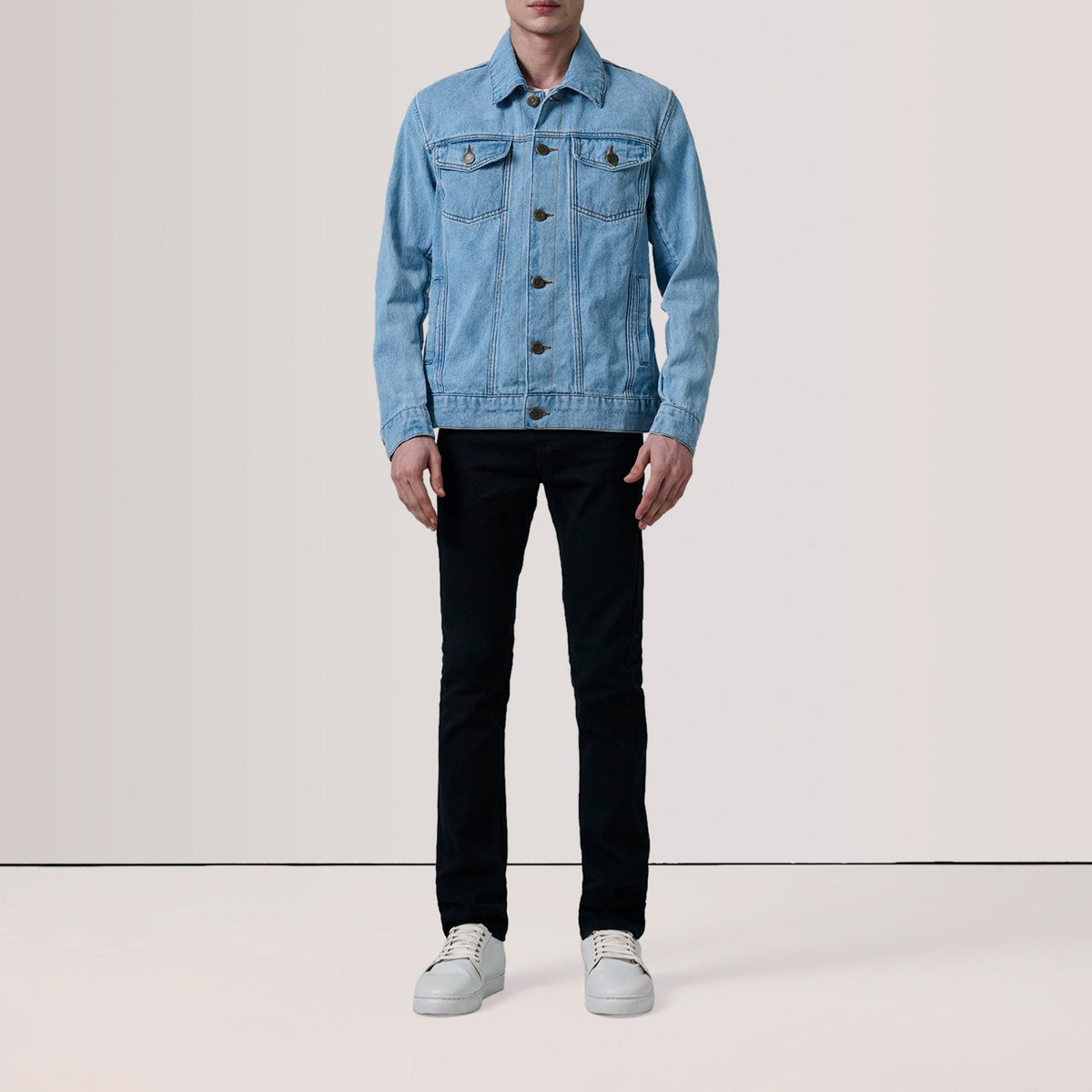 Light Blue Full-Grain leather Jacket - Vue de dos avec coupe ajustée aux épaules &amp; ourlet soigné