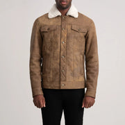 
Vue détaillée of Classic Collar & Button Hardware on Dallis Snuffed Brown Shearling Trucker Jacket