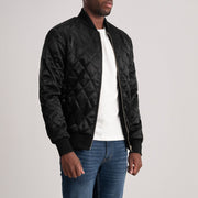 Danson Matelassé Noir Varsity Veste en Cuir pour Homme - Vue de profil avec coupe de manche ergonomique