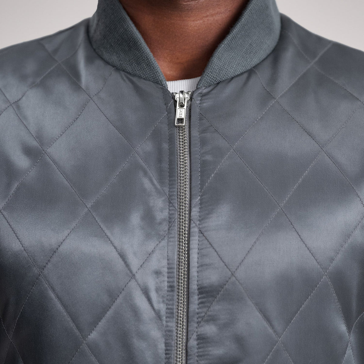 Vue intérieure Showing Polyester Lining &amp; Deux poches intérieures
