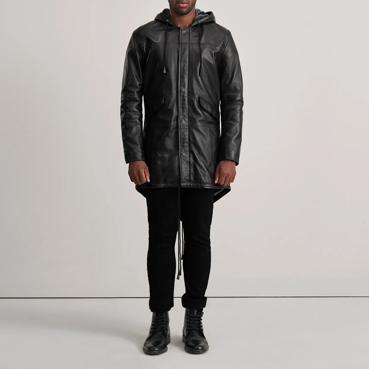 
Delvin Tan Leather Parka - Vue de profil mettant en valeur la coupe de manche ergonomique