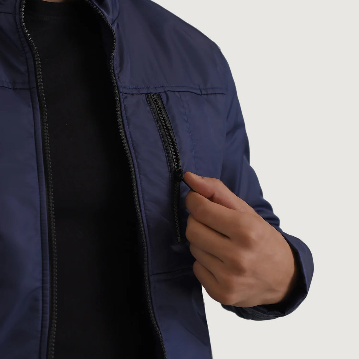 Vue intérieure Showing Quilted Viscose Lining &amp; Deux poches intérieures
