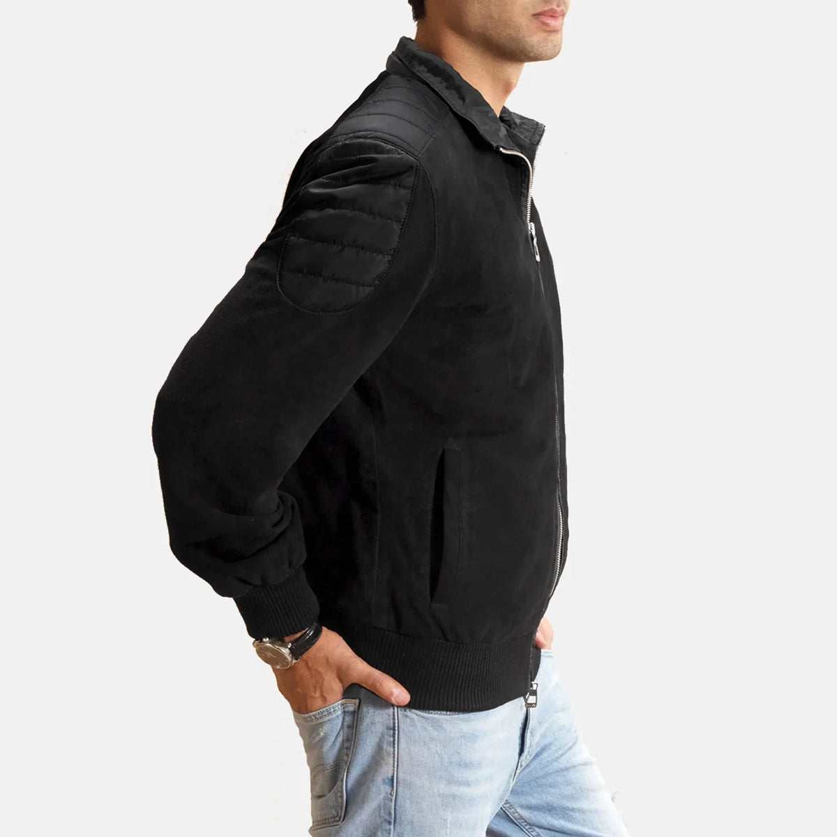 
Black Goatskin Suede Bomber Jacket - Vue arrière montrant la carrure ajustée et l'ourlet net