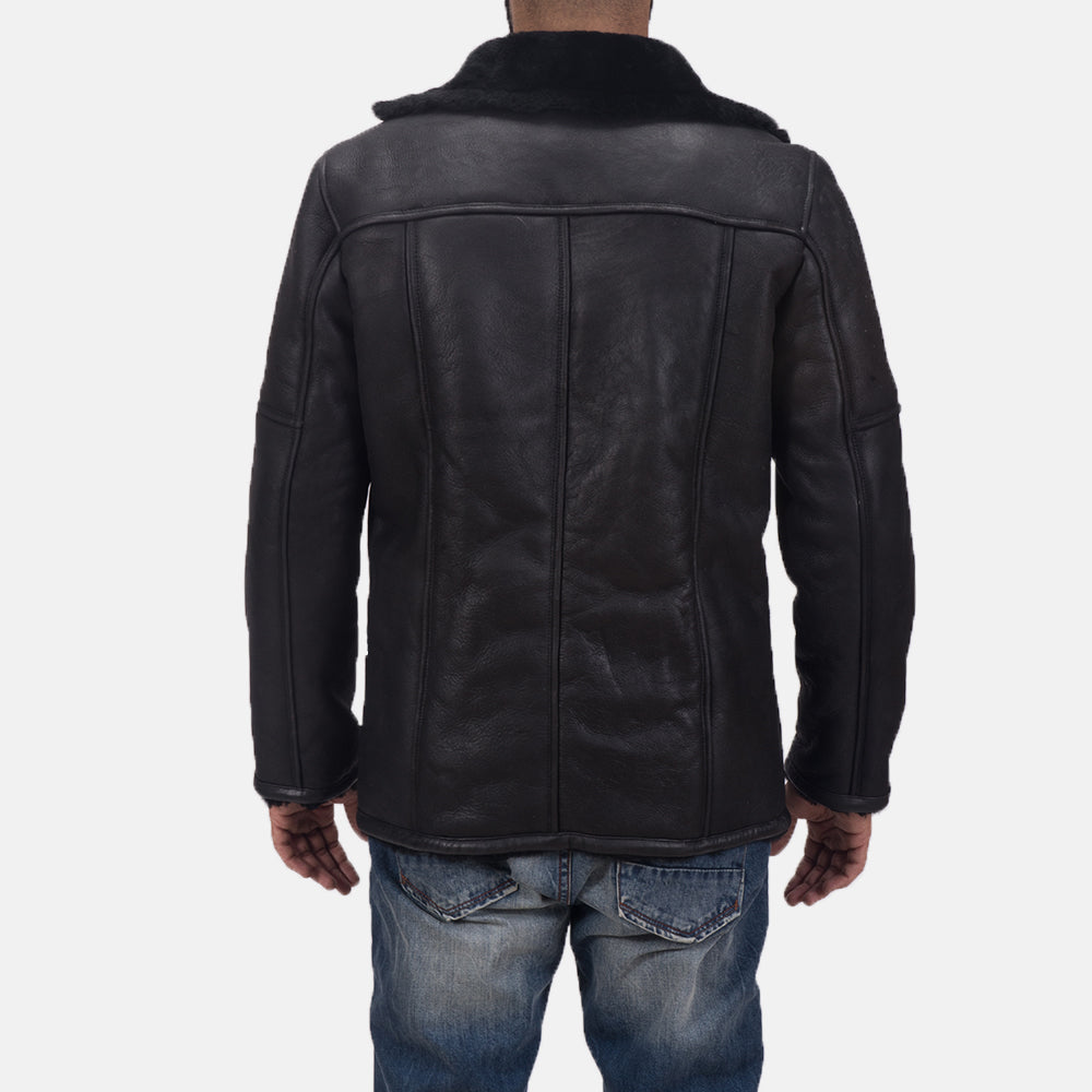 
Vue détaillée of Notch & Button Hardware on Furcliff Double Face Shearling Manteau en Cuir pour Homme