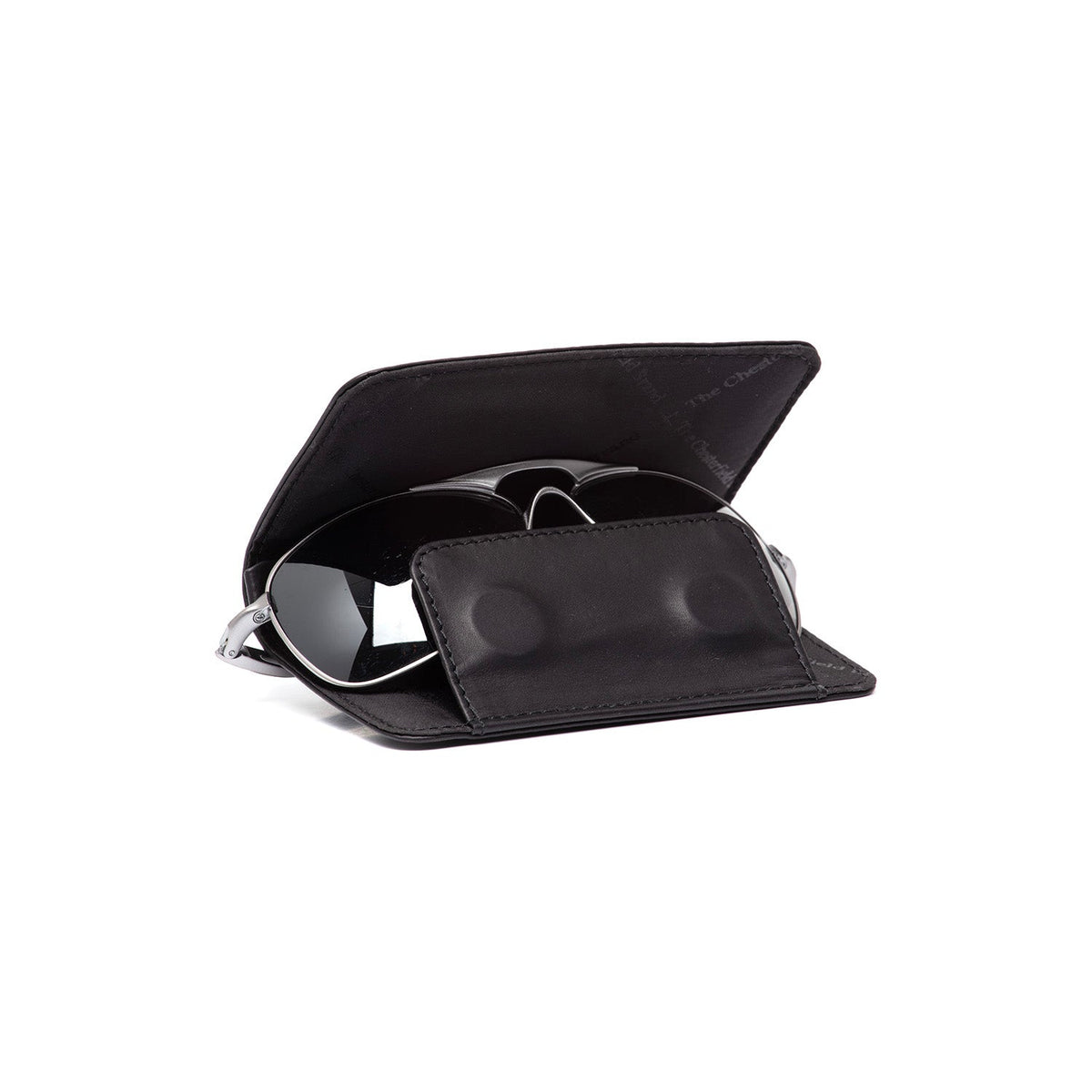 Glasses Case Maplewood pour Femme in Classic 100% Full-Grain Leather - Vue de face &amp; silhouette ajustée | Acheter en ligne