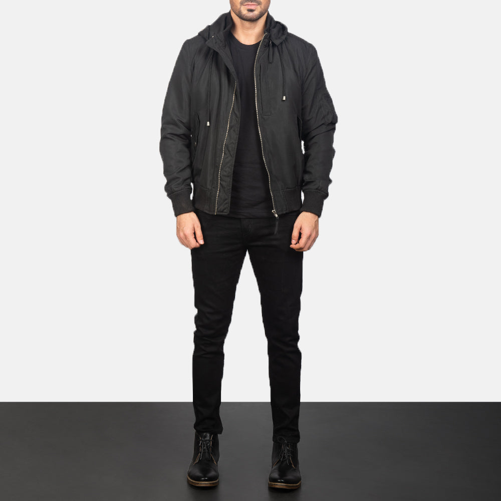 
Hanklin Ma-1 Black Hooded Bomber Jacket - Vue de profil mettant en valeur la coupe de manche ergonomique