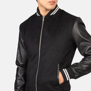 Vue intérieure Showing Quilted Polyester Lining &amp; Deux poches intérieures