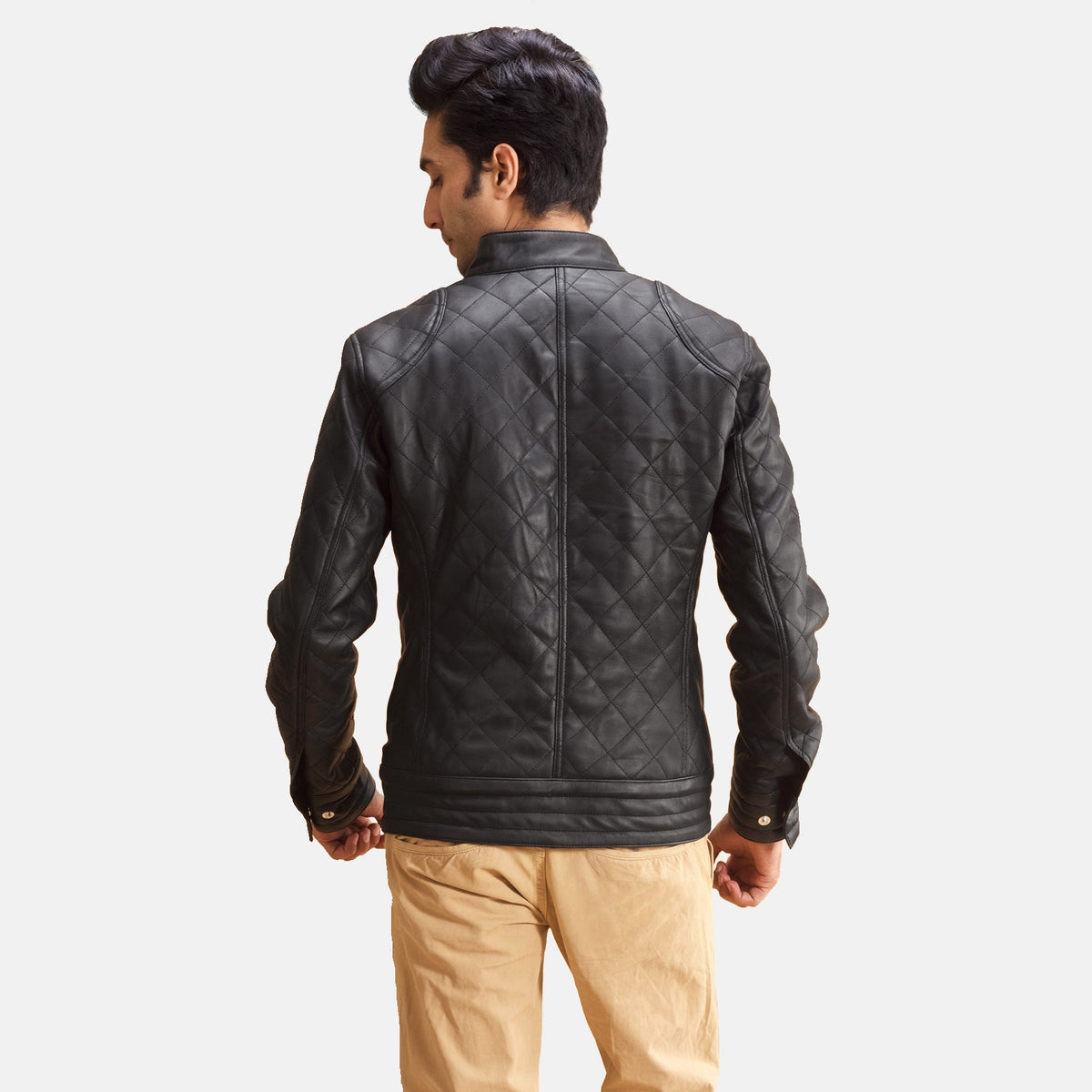Vue intérieure Showing Quilted Viscose lining &amp; Deux poches intérieures
