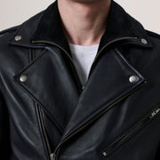 Vue intérieure Showing Quilted Polyester Lining &amp; Deux poches intérieures