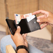 Lancaster Full-Grain Leather Card Holder pour Femme - Structured Side Profile Showing Gusset Depth &amp; Expansion Capacity