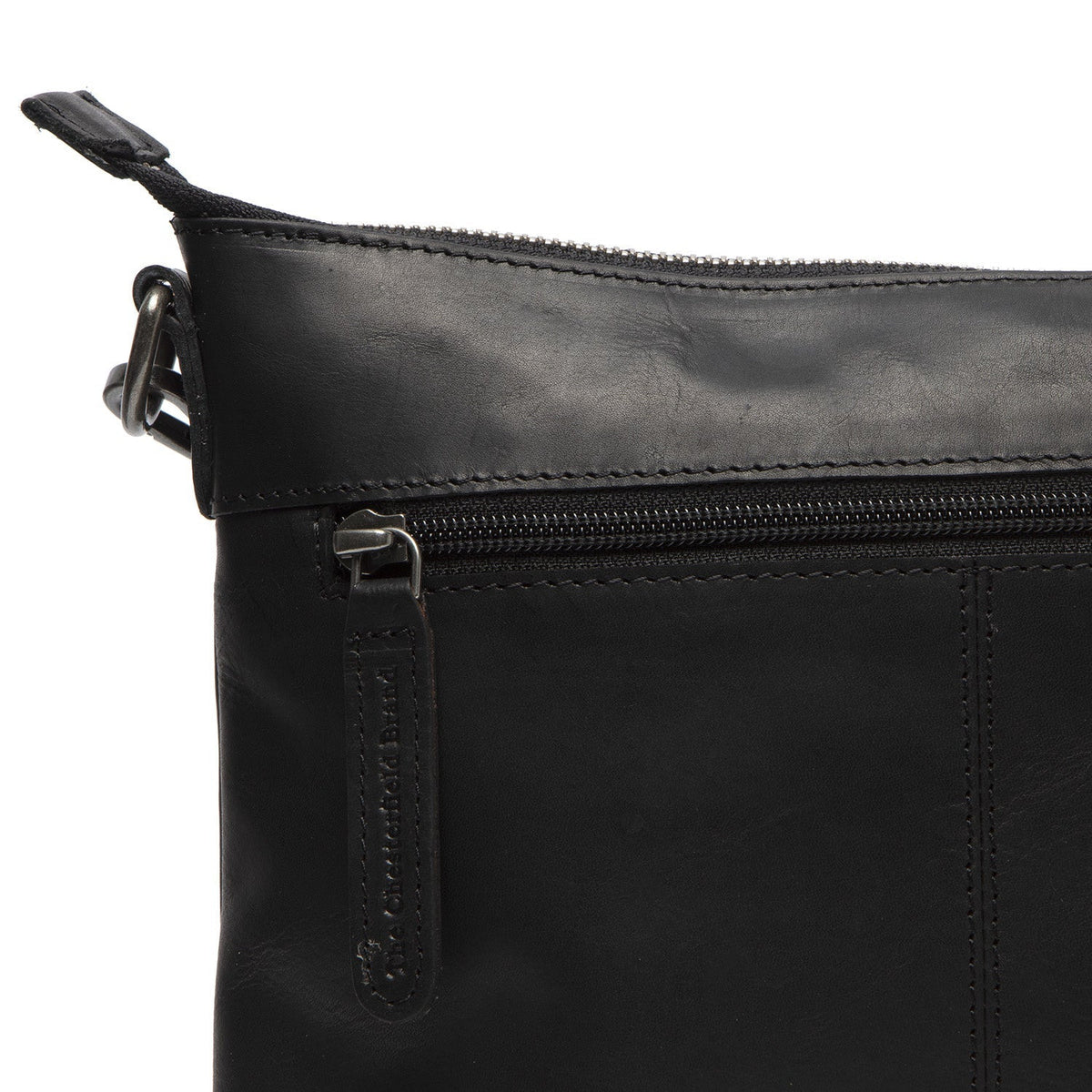 
Solid Antique Brass Hardware & Heavy-Duty Dual Zipper Detail on Faro Sac besace en cuir pleine fleur